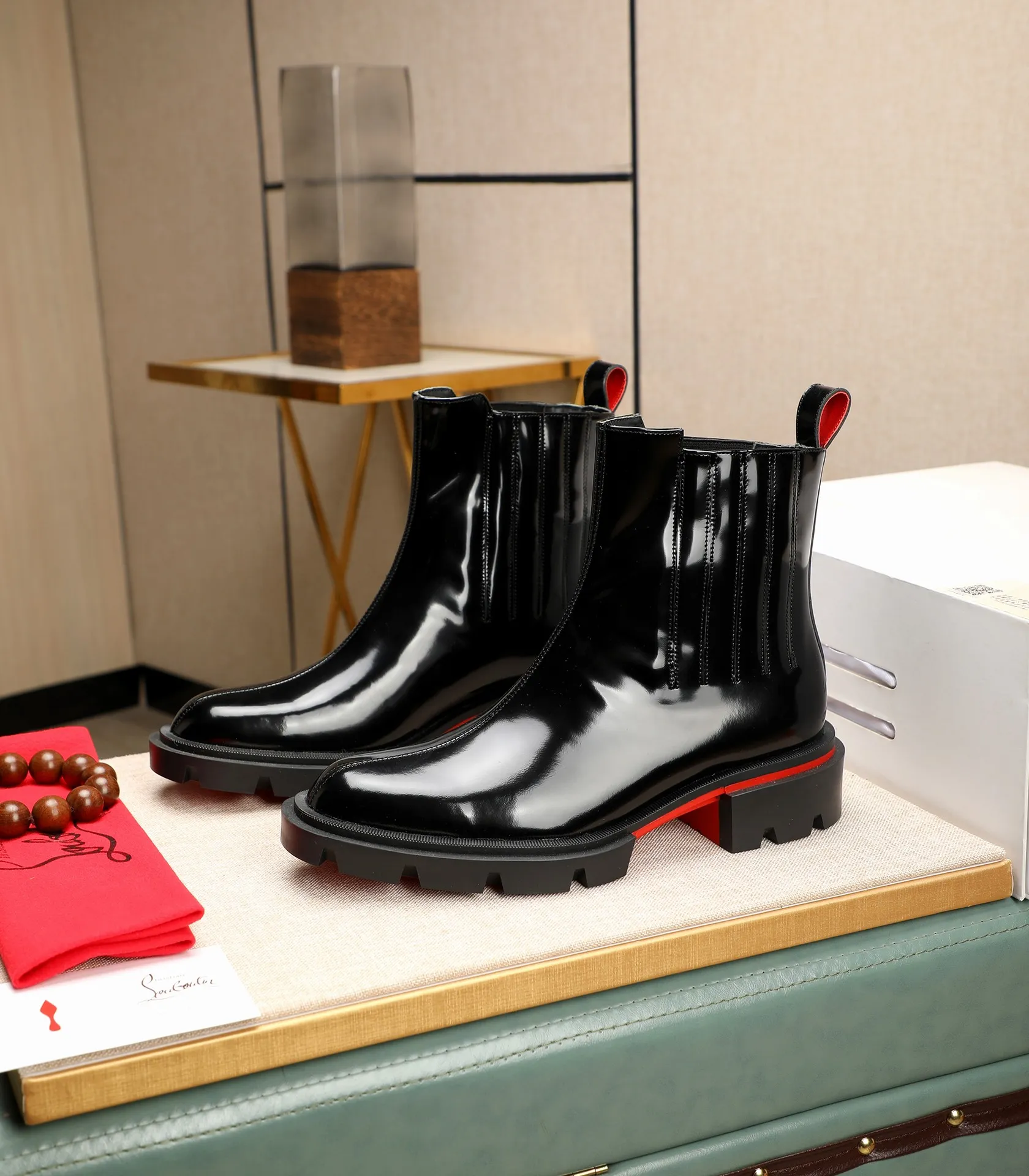 Men's Men's Shoes💰920 New Actual Shots••CL～High-end men's red-soled shoes! ••🆑Top original order purchasing agent. Imported top-layer ten-fingerprint leather and water-dyed cowhide inside 🉑️ Imported TPU rubber sole, wear-resistant and non-slip, full of European style, SIZA: 39-44 (45.46, customized)